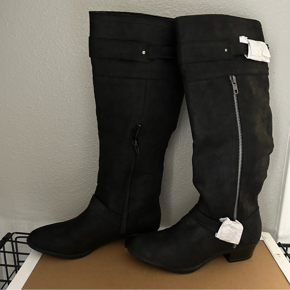 Black Knee-High Women's Boots
